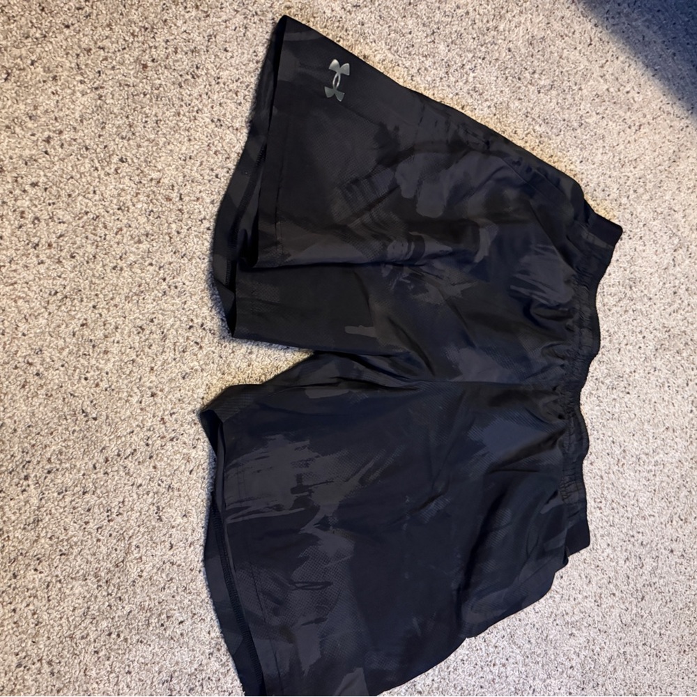 Men’s under Armour athletic shorts
